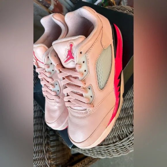Nike Air Jordan 5 Retro Low Arctic Pink Womens Sneakers DA8016-806 Size 7.5 - Picture 2 of 8